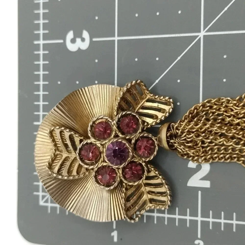 Unbranded gold tone